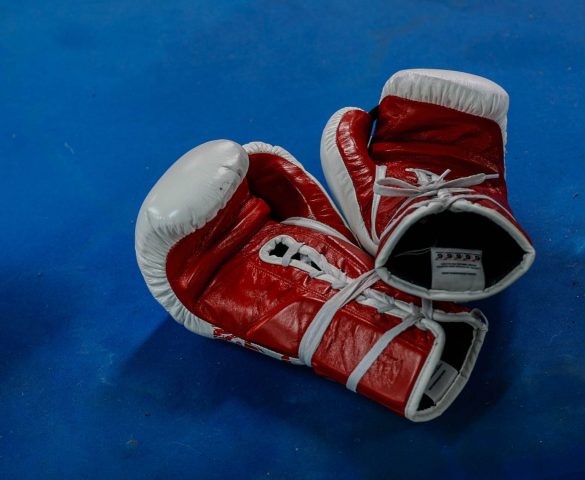Gloves - Photographer: Joe Nightingale