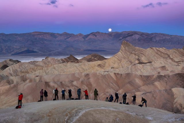 COLOR B Image of the Year - Ellen Dunn: Photographers At Death Valley COLOR B Image of the Year - Ellen Dunn: Photographers At Death Valley