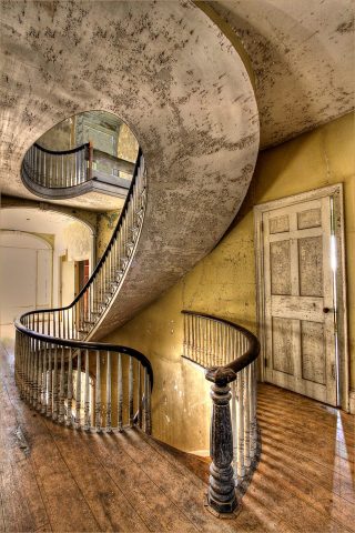 COLOR S Second Place - Valerie DeBiase: Hudson River House Staircase COLOR S Second Place - Valerie DeBiase: Hudson River House Staircase