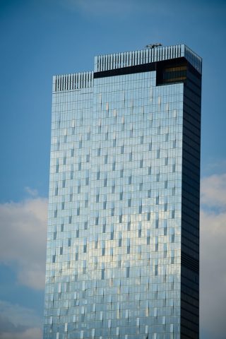 One Manhattan Square - Photographer: Paul Kelly