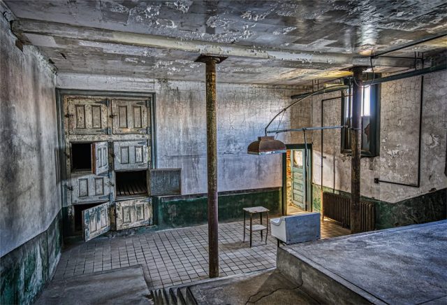 Morgue - Photographer: Ellen Dunn Morgue - Photographer: Ellen Dunn