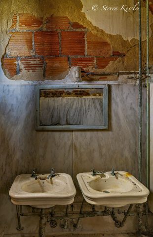 Ellis Island Medical Room - Photographer: Steven Kessler