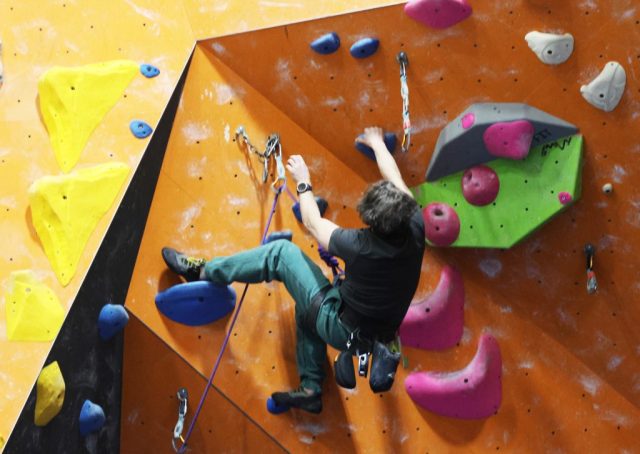 Reaching - Photographer: Lee Goldstein