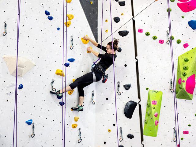 Climbing Side Ways - Photographer: Ellen Dunn