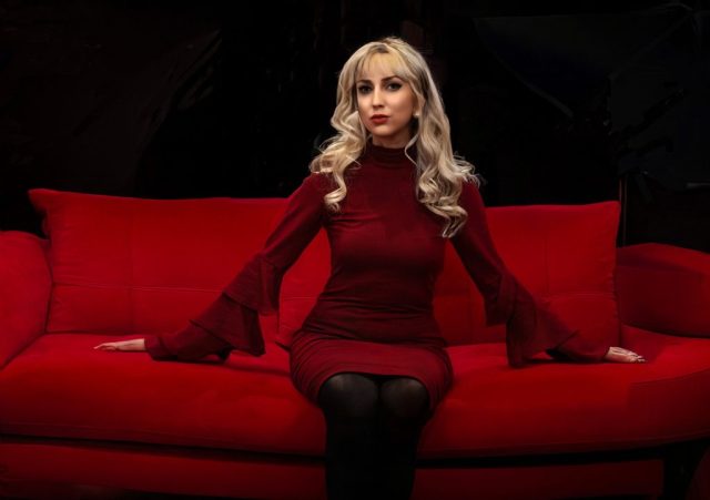 COLOR A Second Place - Lorraine Piskin: Lady In Red
